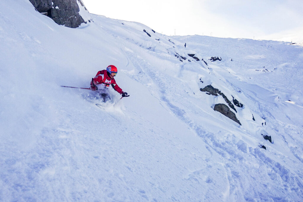 Leo Rimfors shreds powder in the Rimfors run, during the Easter competition Rimfors Open at Riksgränsen 2018.