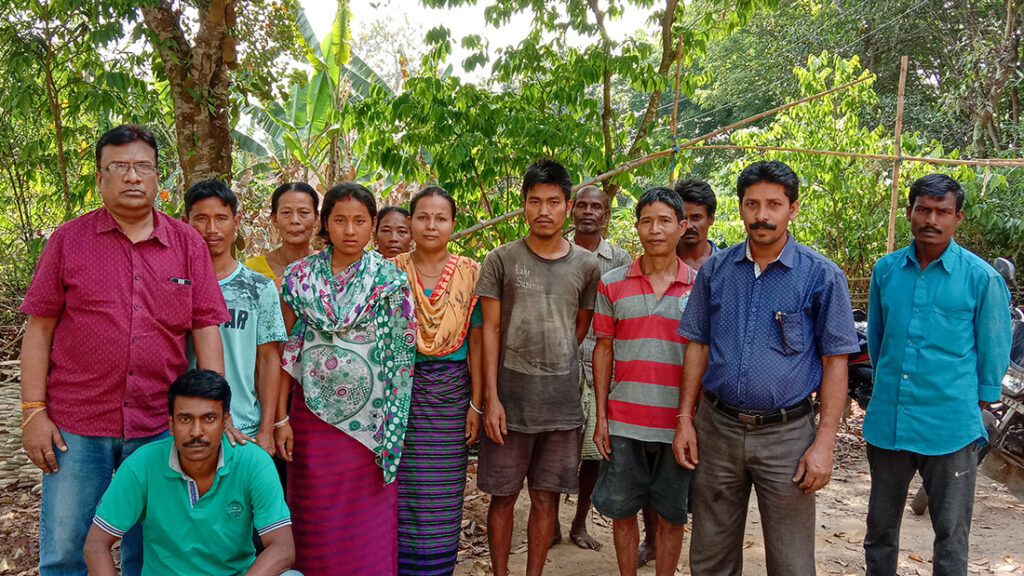 The skilled artisans that handle harvest, sorting and treatment to achieve the high quality of the bamboo.