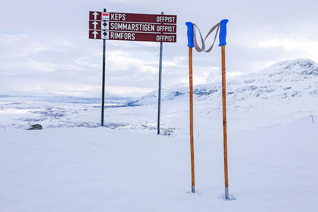 The first ski poles made of solid Calcutta bamboo must of course be tested in the Rimfors run in Riksgränsen.