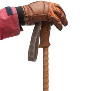 Extended grip of 25 cm bark tanned reindeer leather.