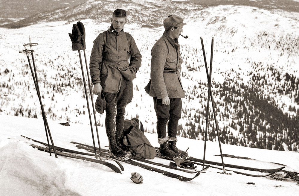 Olle Rimfors och hans svåger John Björnson på Åreskutan 1921.