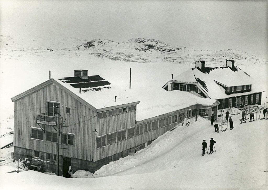 Skidfrämjandets turiststation i Riksgränsen 1931.