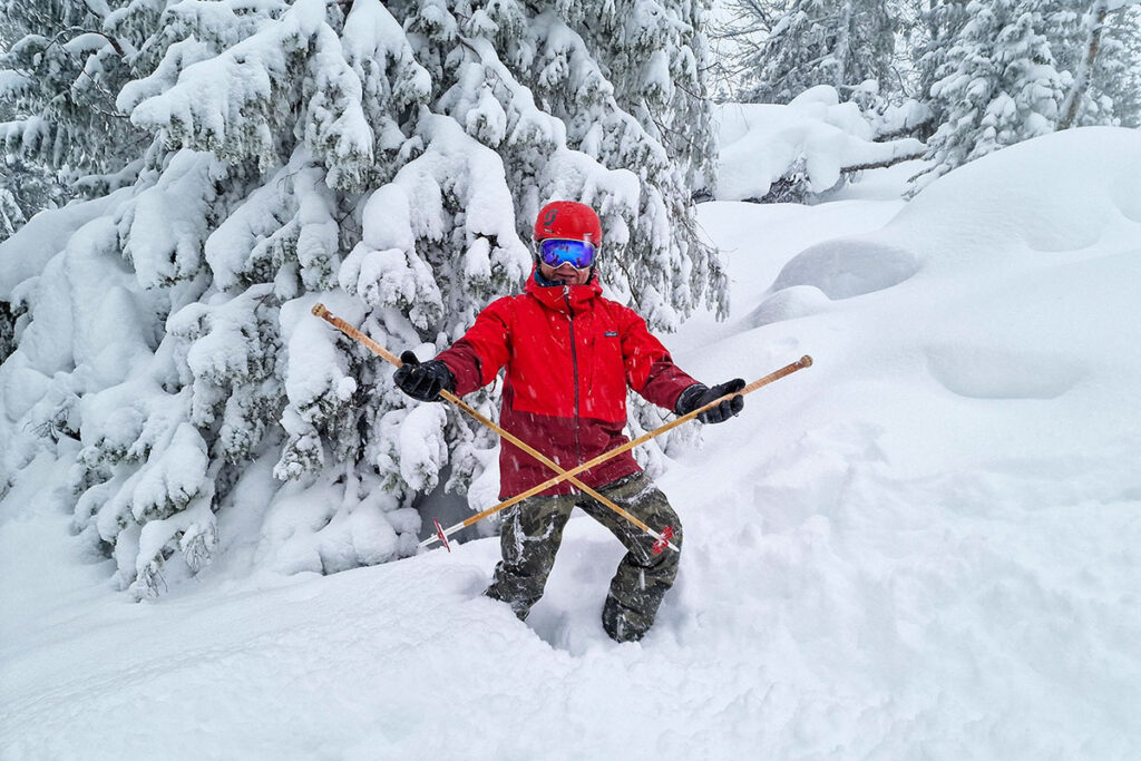 Robert shows his new bamboo ski poles in Kittelfjäll's off-piste.